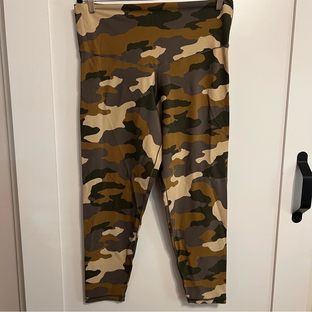 Aerie Offline Green and Brown Camouflage Leggings